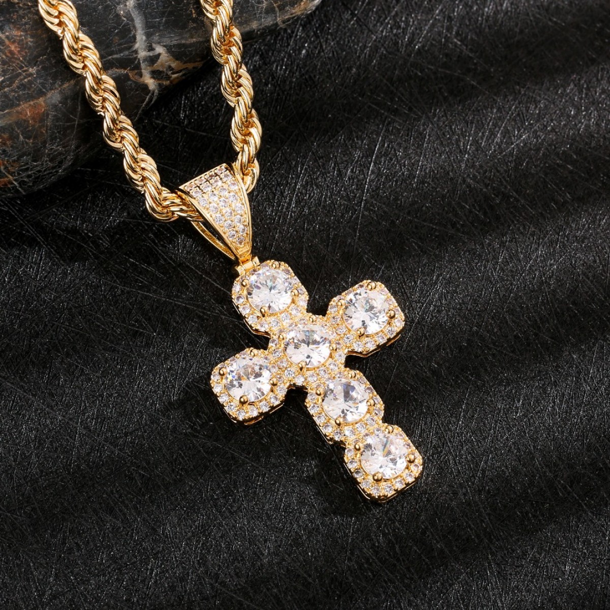 Square Iced Cross Pendant Από Επιχρυσωμένο Ορείχαλκο