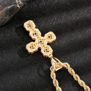 Square Iced Cross Pendant Από Επιχρυσωμένο Ορείχαλκο