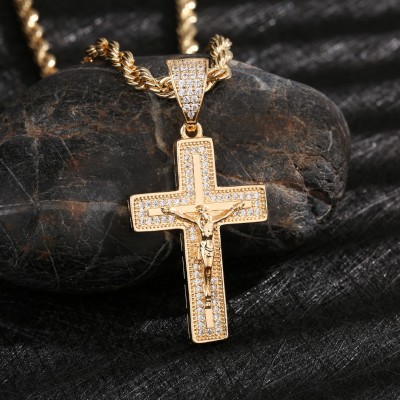 Iced Cross Pendant Από Επιχρυσωμένο Ορείχαλκο