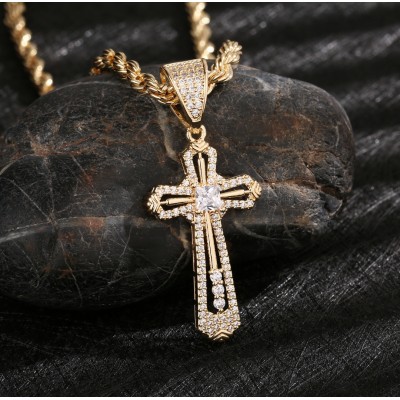 Iced Cross Pendant Από Επιχρυσωμένο Ορείχαλκο